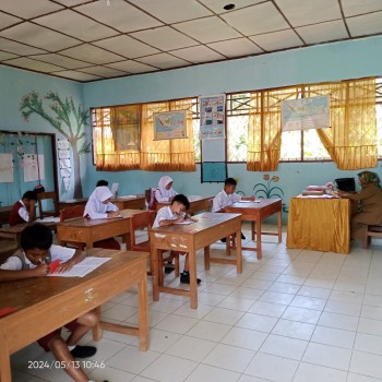 FOTO FOTO KEGIATAN DI SEKOLAH